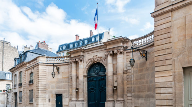 Paris: Hotel de Matignon entrance